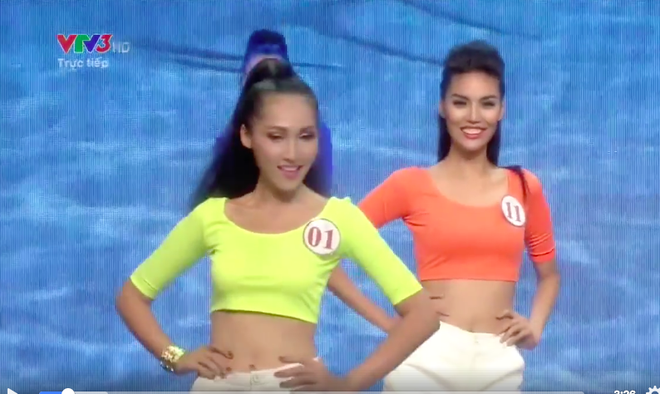 khong the ngo rang lan khue minh tu da tung cung di catwalk tren 1 san khau