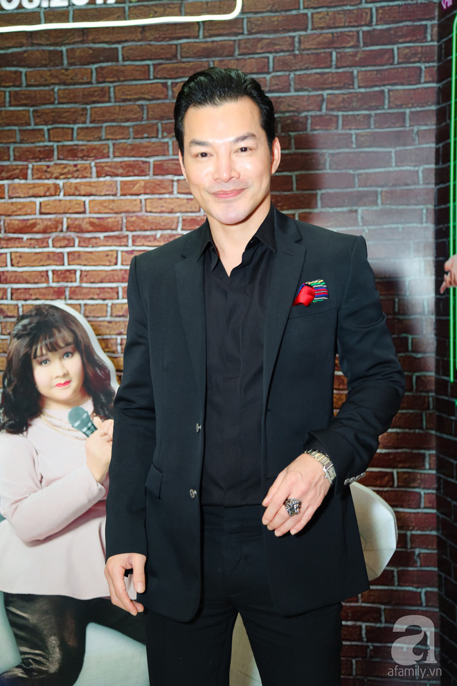 duc phuc xuat hien dien trai trong buoi ra mat phim giai phau tham my cua minh hang