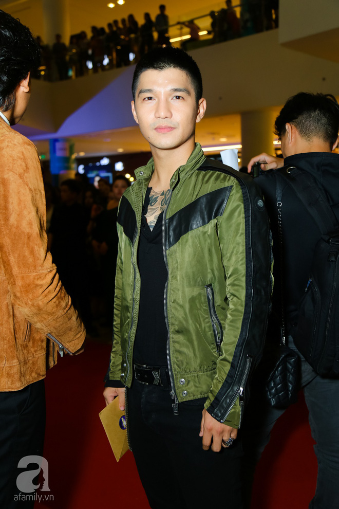 duc phuc xuat hien dien trai trong buoi ra mat phim giai phau tham my cua minh hang