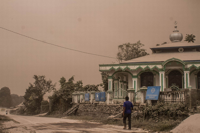 chi sau mot dem ca thi tran o indonesia bong mu mit nhu ngay tan the