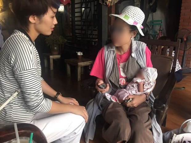 nguoi giup do tien bim sua cho me con bella toi mong co the tach dua be ra khoi bella de dam bao an toan