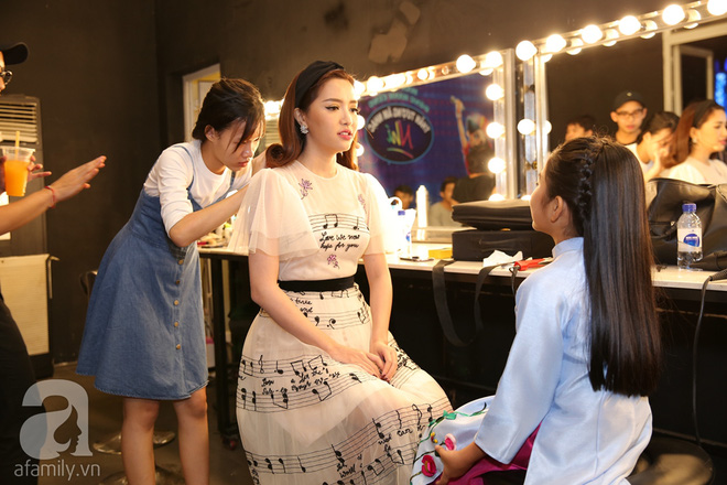 van mai huong beo len trong thay khi do dang cung minh hang va bich phuong