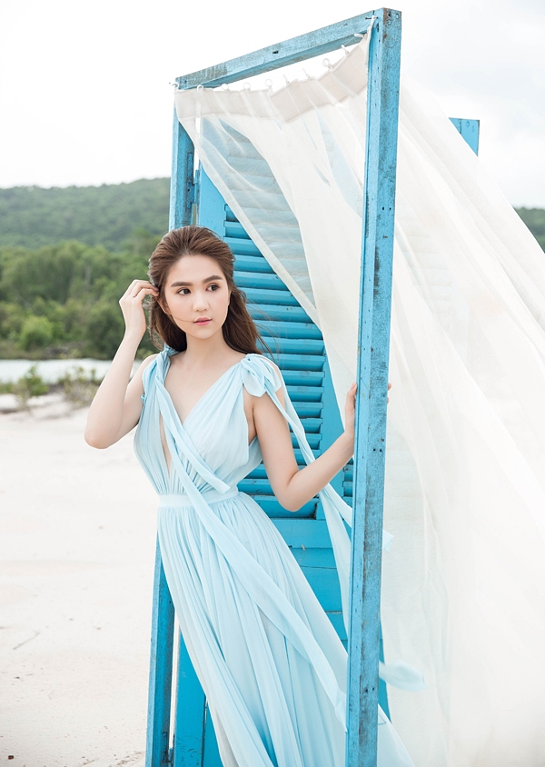 he lo canh tam nong bong trong phim moi ngoc trinh lai nhan gach da