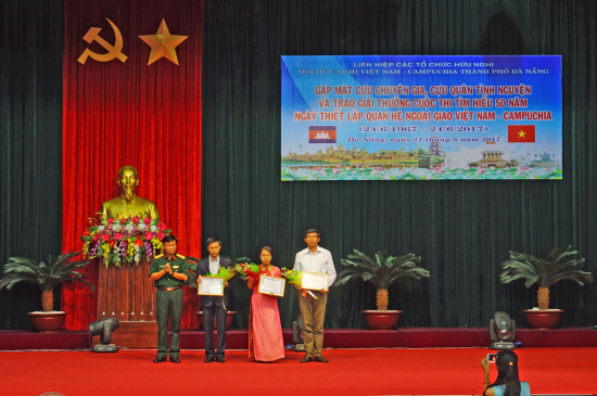 da nang gap mat cuu chuyen gia quan tinh nguyen viet nam tai campuchia