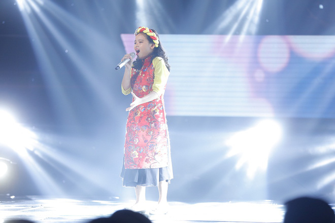 vu ca t tuo ng gu c nga vi thi sinh khu ng bi huong tra m cuo p ngay truoc mat trong tap dau the voice kids