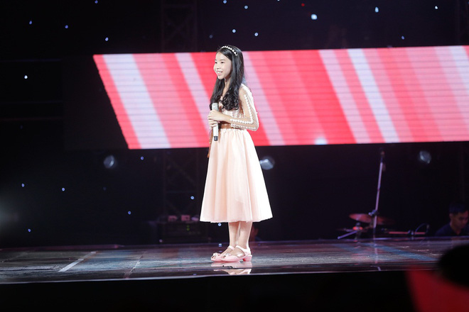 vu ca t tuo ng gu c nga vi thi sinh khu ng bi huong tra m cuo p ngay truoc mat trong tap dau the voice kids