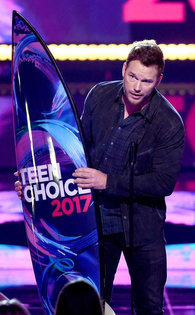 tai tu chris pratt xuat hien tuoi tan ben con trai sau khi chia tay vo