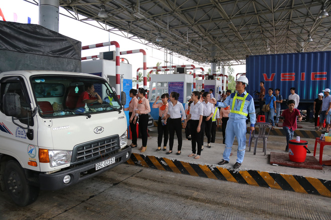 cang thang o tram thu phi cai lay thong tin tu hai thu truong bo gtvt