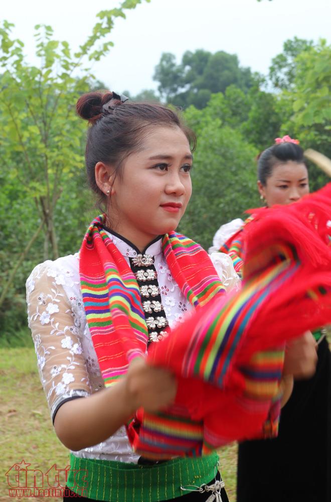 doc dao le hoi het cha cua dong bao dan toc thai