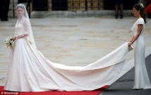 getty images tiet lo danh sach 10 chiec vay dam dat nhat moi thoi dai