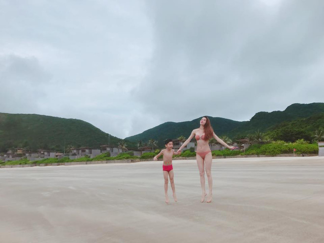 ha ho lo anh di bien cung kim ly sau khi tuyen bo hen ho la de pr