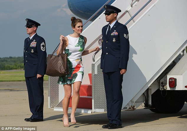 co gai 28 tuoi xinh dep tro thanh giam doc truyen thong tam thoi cua nha trang