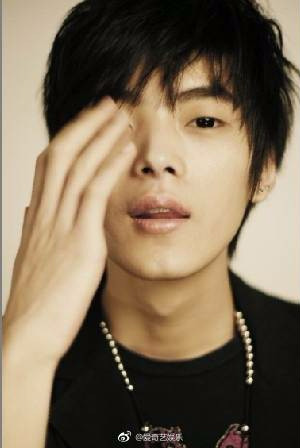 cha de tieu thoi dai ban than cua duong mich bi kien vi quay roi tinh duc dong tinh