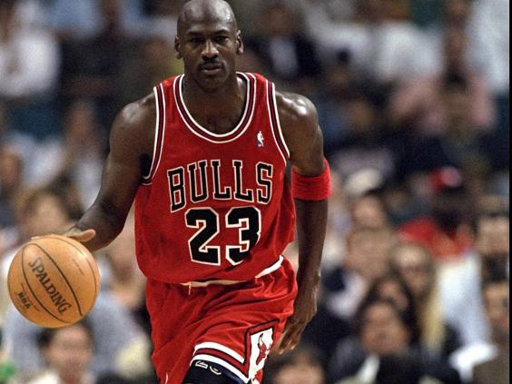 ngoai cau thu bong ro michael jordan va nguoi dan chuong trinh noi tieng oprah winfrey danh sach 10 ty phu da mau giau nhat the gioi con co nhung ai