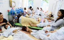 dai dich sot xuat huyet lay lan dan cong so am anh khi dong nghiep lan luot nhap vien