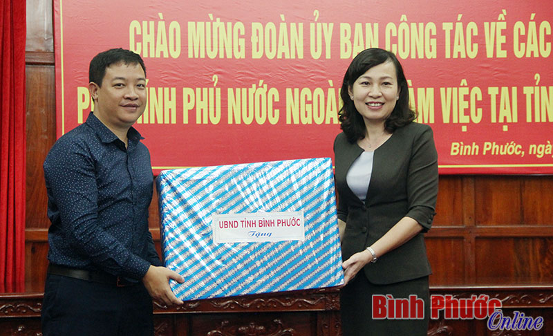 binh phuoc day manh cong tac van dong vien tro phi chinh phu nuoc ngoai