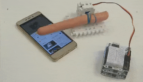 16 con robot vo dung chi muon vut vao sot rac cho nhanh