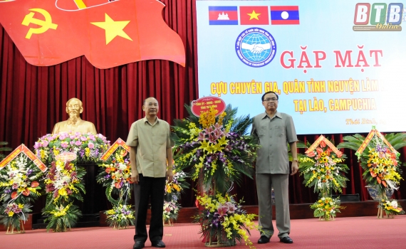 gap mat cuu chuyen gia quan tinh nguyen lam nhiem vu quoc te tai lao campuchia tai thai binh