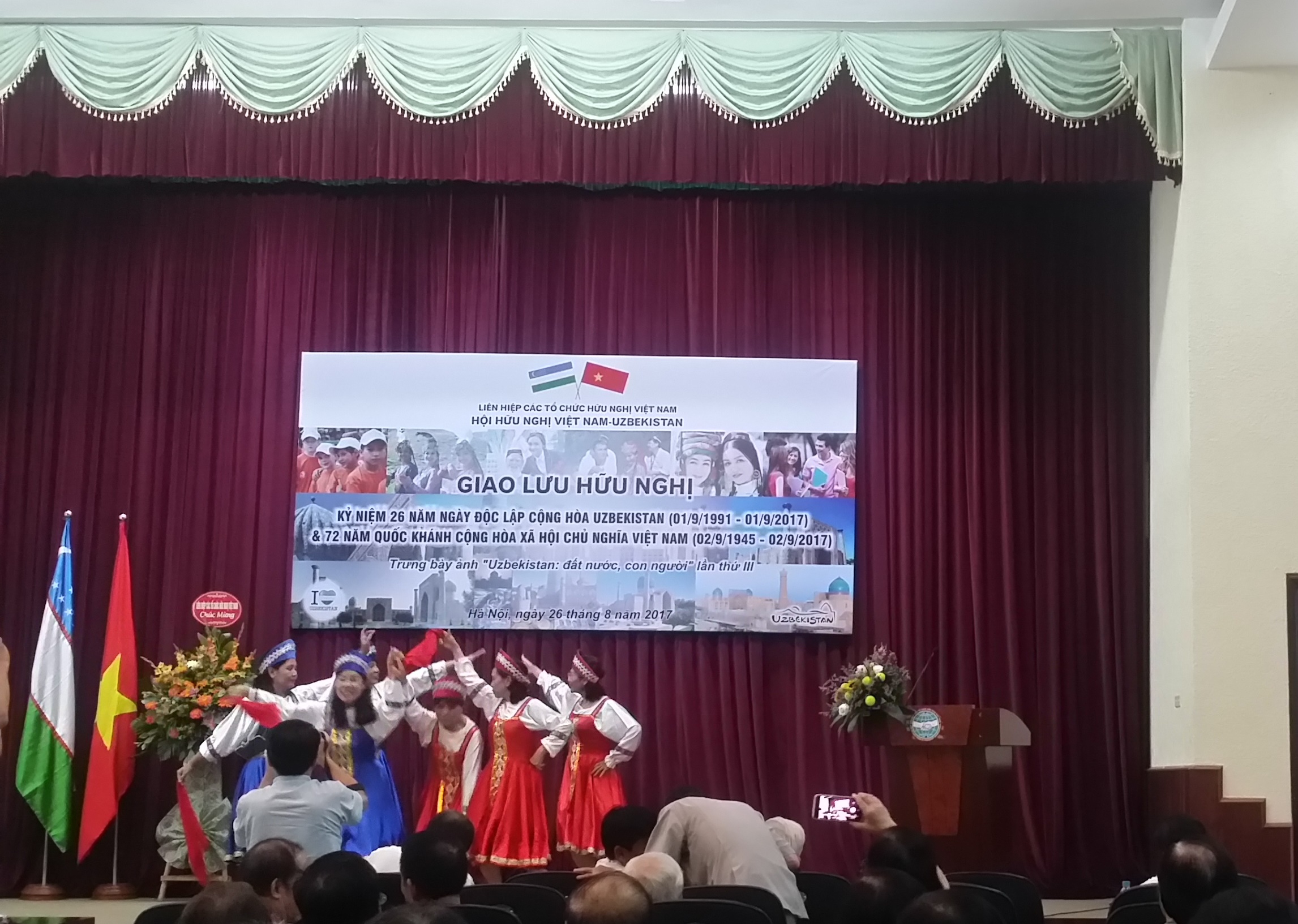 giao luu huu nghi ky niem 26 nam ngay doc lap uzbekistan va 72 nam quoc khanh viet nam
