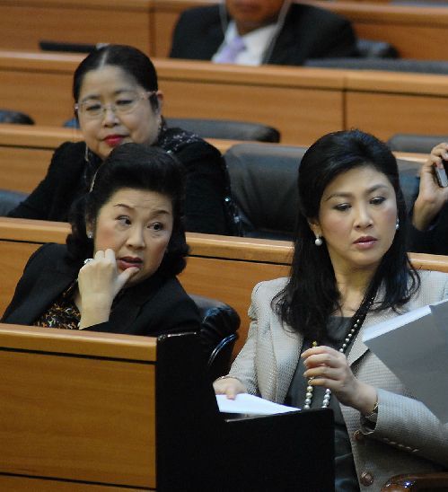 ba yingluck bo tron gia toc shinawatra van chua het thoi