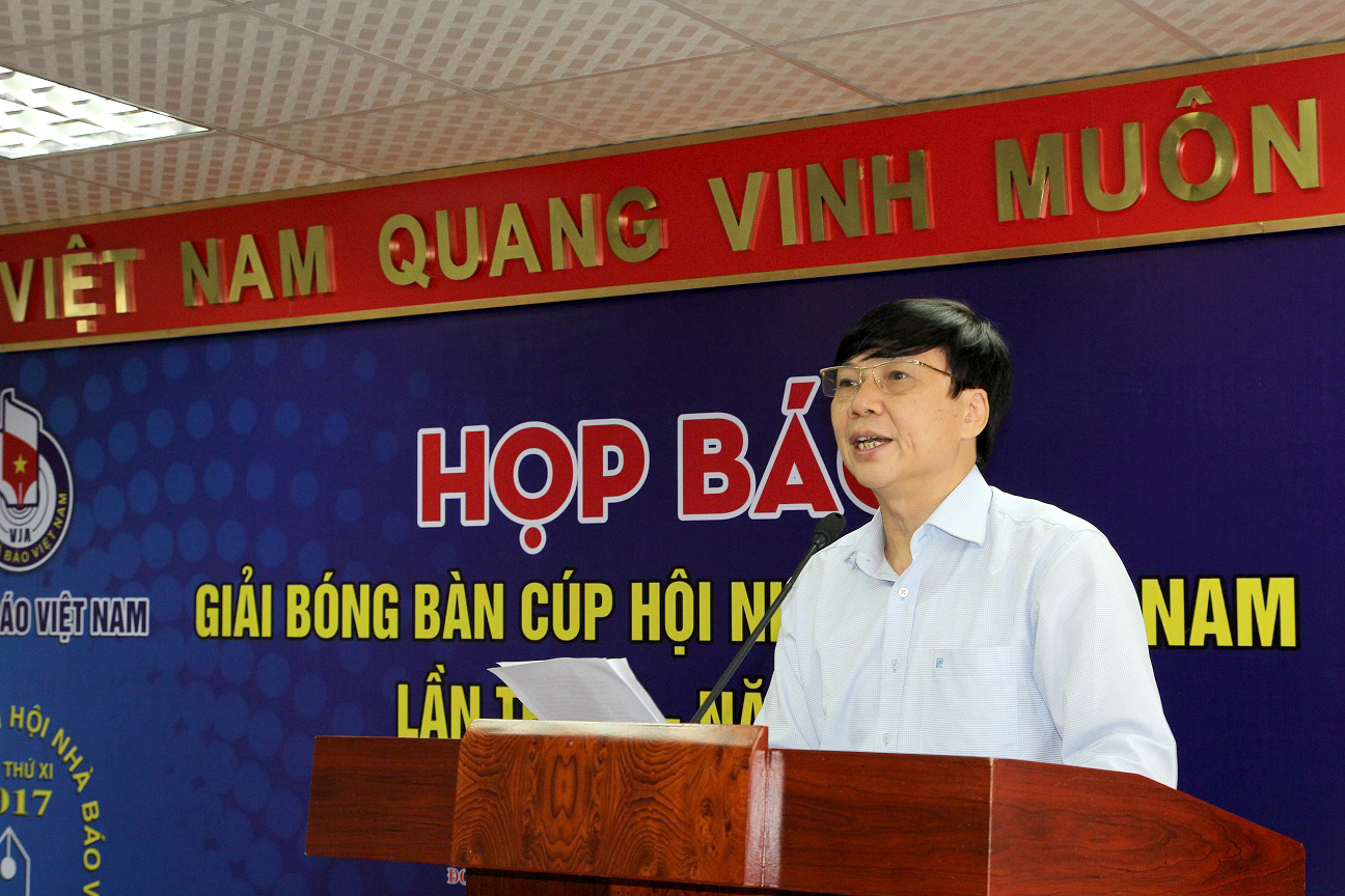 giai bong ban cup hoi nha bao viet nam tro lai sau 6 nam vang bong