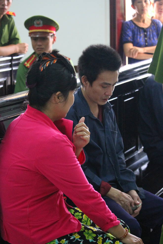 an chung than cho nguoi cha xam hai con gai ep uong thuoc tranh thai