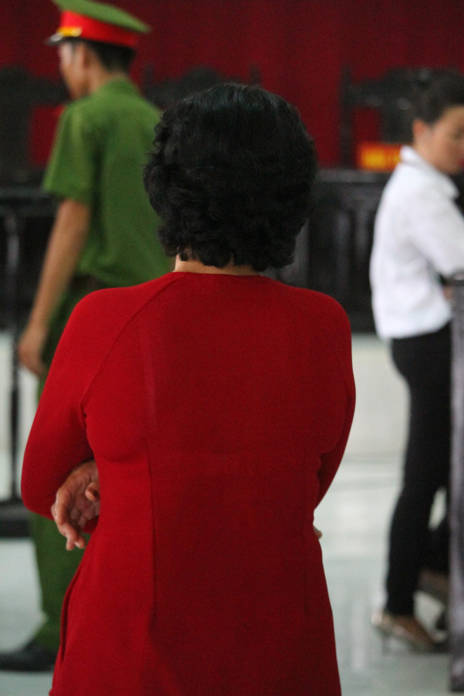 an chung than cho nguoi cha xam hai con gai ep uong thuoc tranh thai
