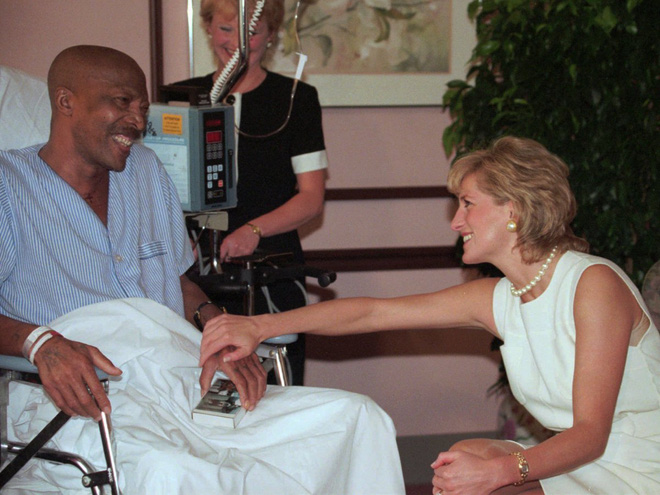 nhin lai cuoc doi co cong nuong diana nhung nam thang khong the quen cua mot doa hong nuoc anh