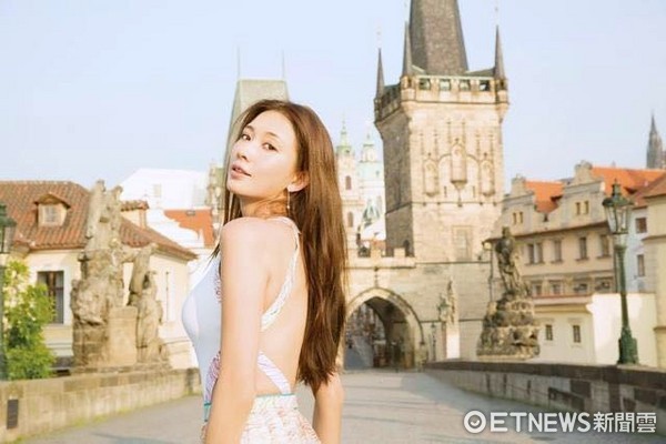 sieu mau dat gia nhat dai loan chua lay chong nhung di huong tuan trang mat mot minh