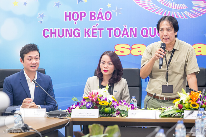 khanh linh khoe kheo vai tran trong vay den goi cam