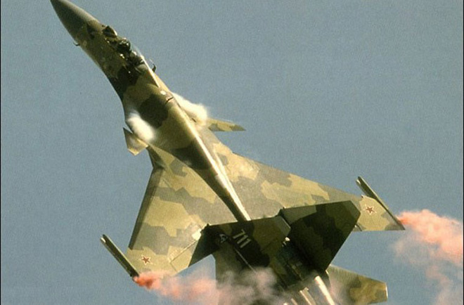 tiem kich su 37 lan dau xuat hien da khien phuong tay sung sot soc va lo so