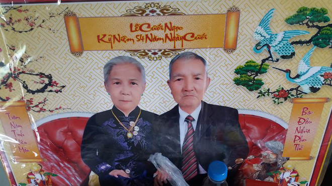 co gai hoang hot bo lam goi ve nha vi nhan duoc buc anh gia dinh tu me