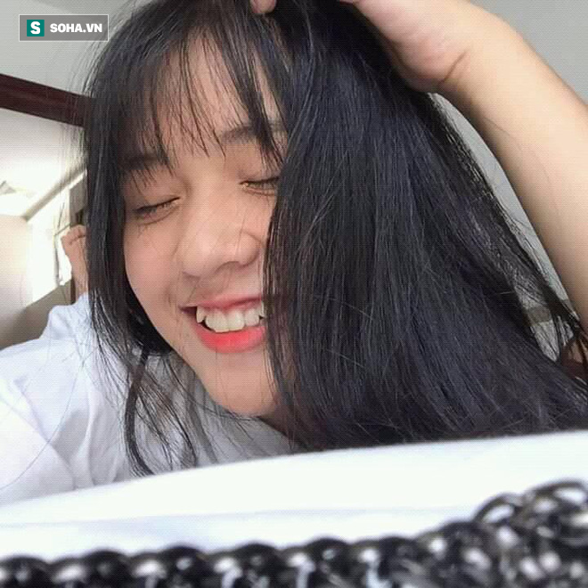 khoanh khac cuoi lo rang khenh nu sinh ha noi hut bao anh nhin cua nguoi xung quanh