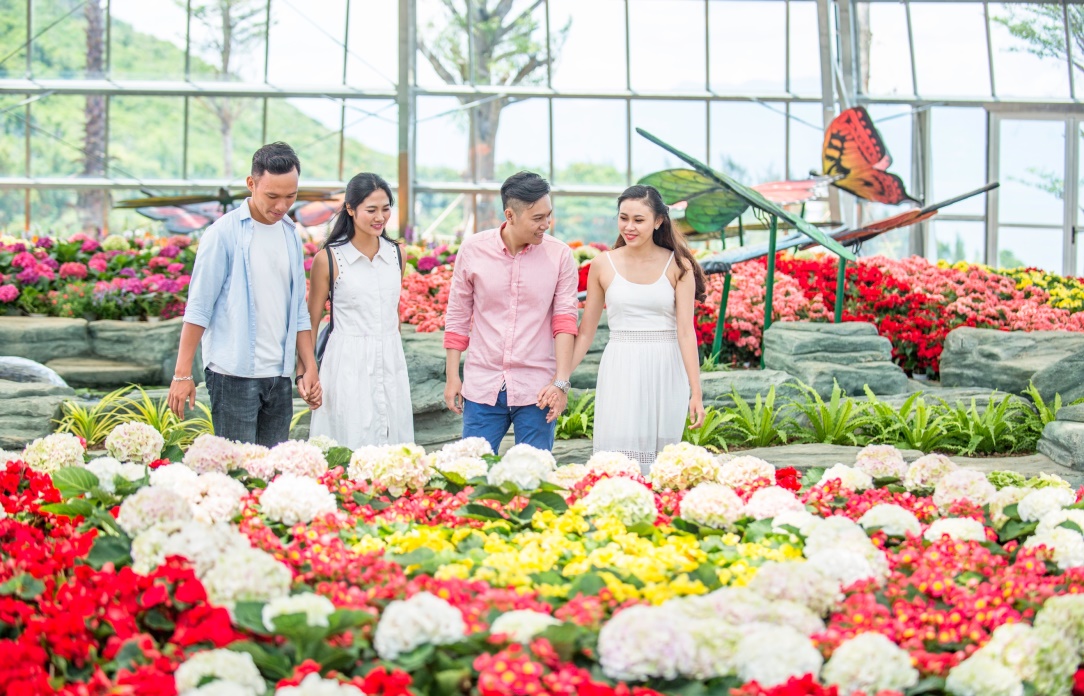 12 gio kham pha vinpearl land nha trang truoc live show boney m tuyet dinh