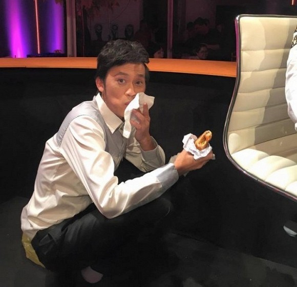 loat sao viet sieu giau nhung co so thich binh dan den kho tin