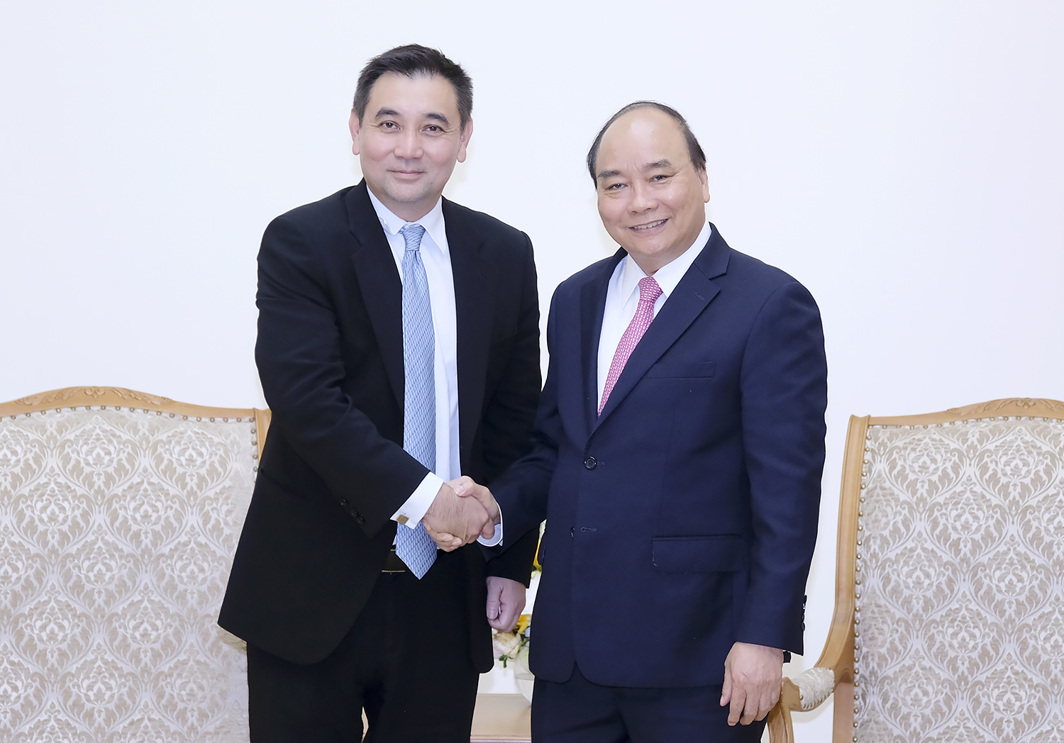 thu tuong tiep lanh dao 2 doanh nghiep nuoc ngoai