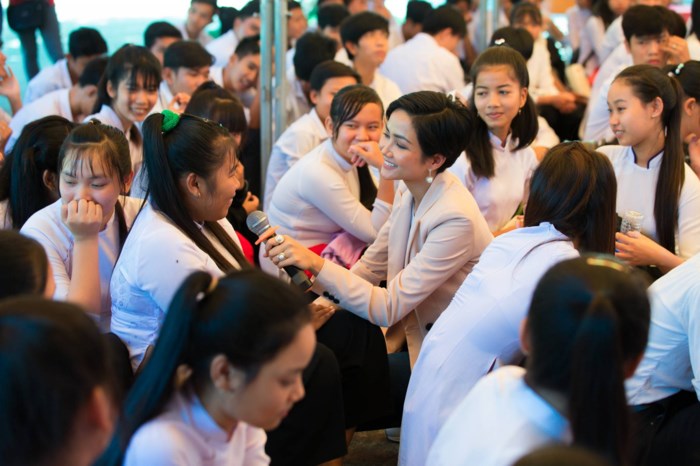 hoa hau hoan vu viet nam hhen nie tro thanh dai su toan cau cua room to read