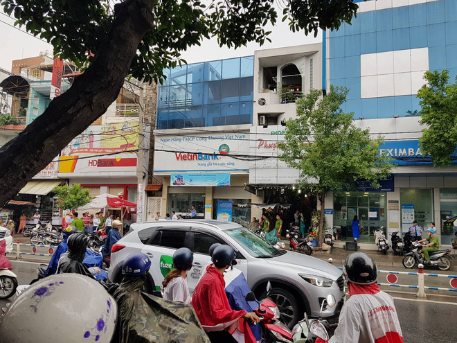 thanh nien than nhien ngoi dem tien sau khi cuop ngan hang o sai gon duong tinh voi ma tuy