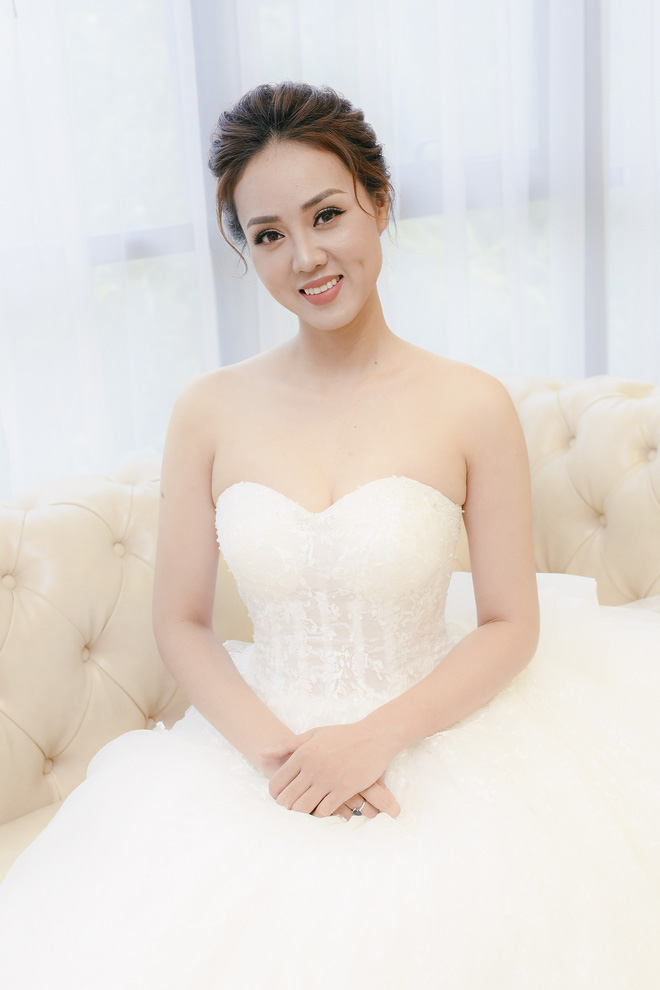 ban gai cong ly thu vay cuoi xuat hien trong hinh anh co dau xinh dep
