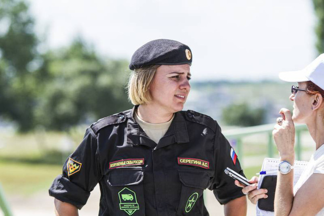 nu quan nhan nga thuan phuc manh thu boc thep tai army games 2018