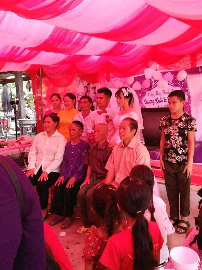 khi ban khong phai nhan vat chinh trong hon le nhung van khien nguoi khac phai ngoai nhin