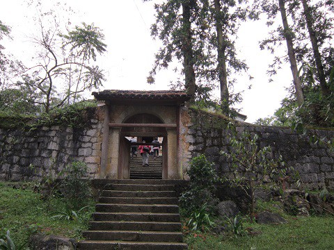 tai sao dinh thu tram ty o ha giang duoc xay dung tren qua doi hinh con rua