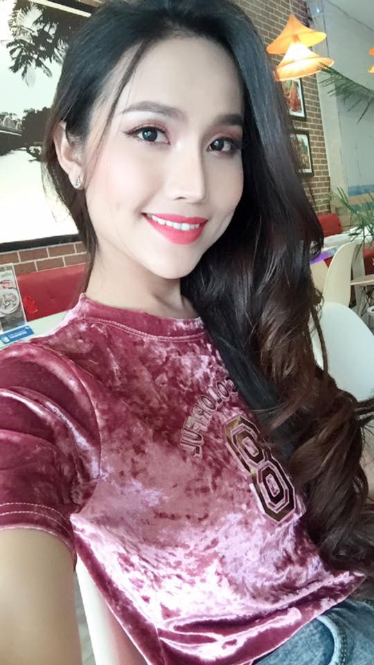 hoa hau chuyen gioi dau tien cua viet nam cong viec lan dan bi dong nghiep soi moi