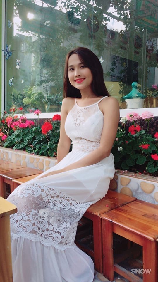 hoa hau chuyen gioi dau tien cua viet nam cong viec lan dan bi dong nghiep soi moi