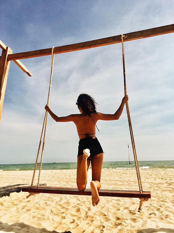 hhen nie khoe anh bikini thoi toc dai chua dang quang hoa hau