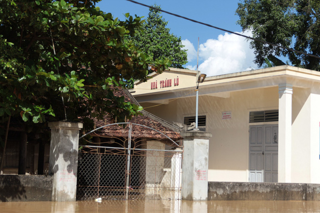 bao so 4 di qua nang da len nhung nuoc van chua rut khien cuoc song nguoi dan nghe an dao lon