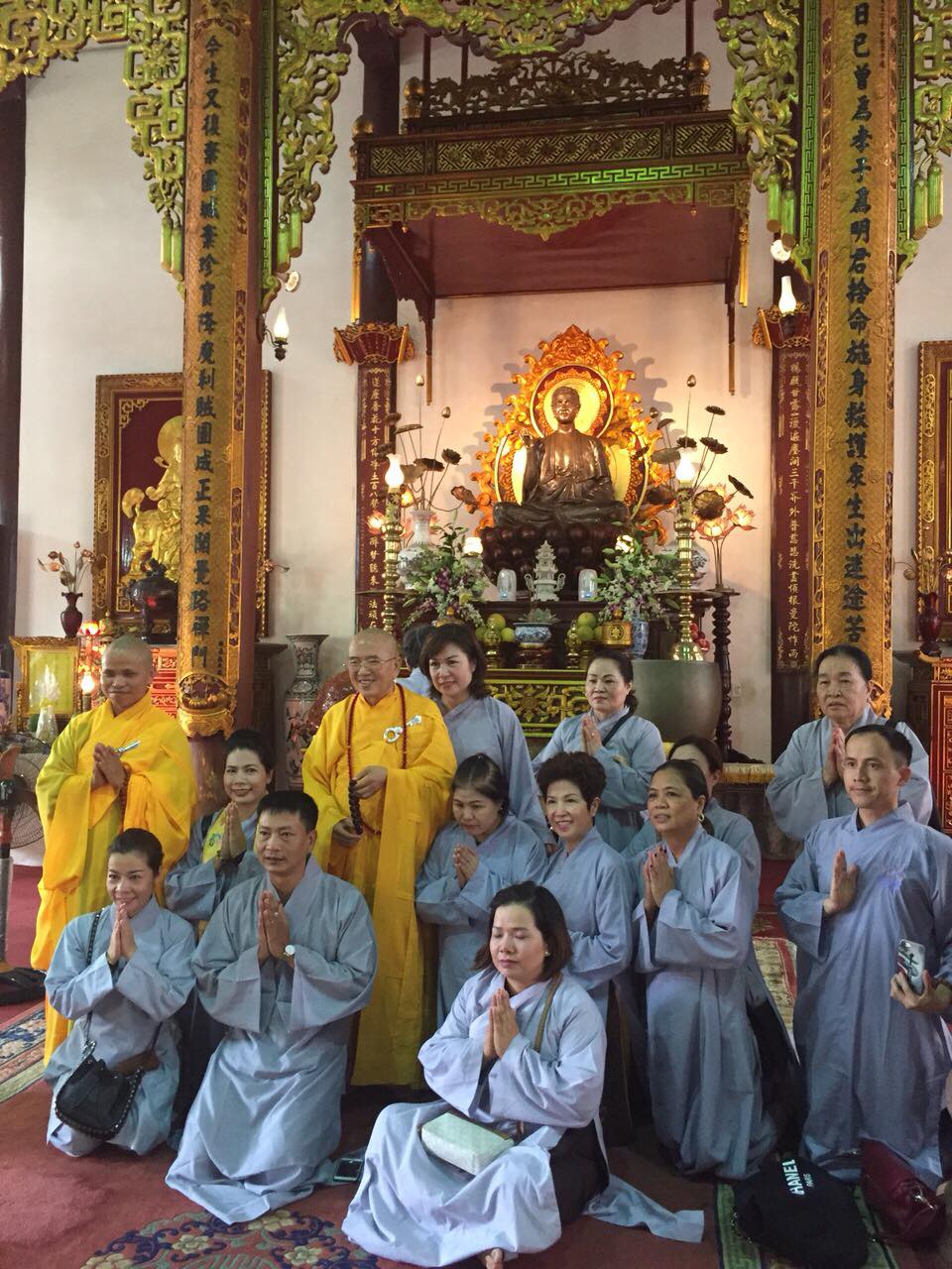 nhung hinh anh dep trong ngay le vu lan tai co do hue