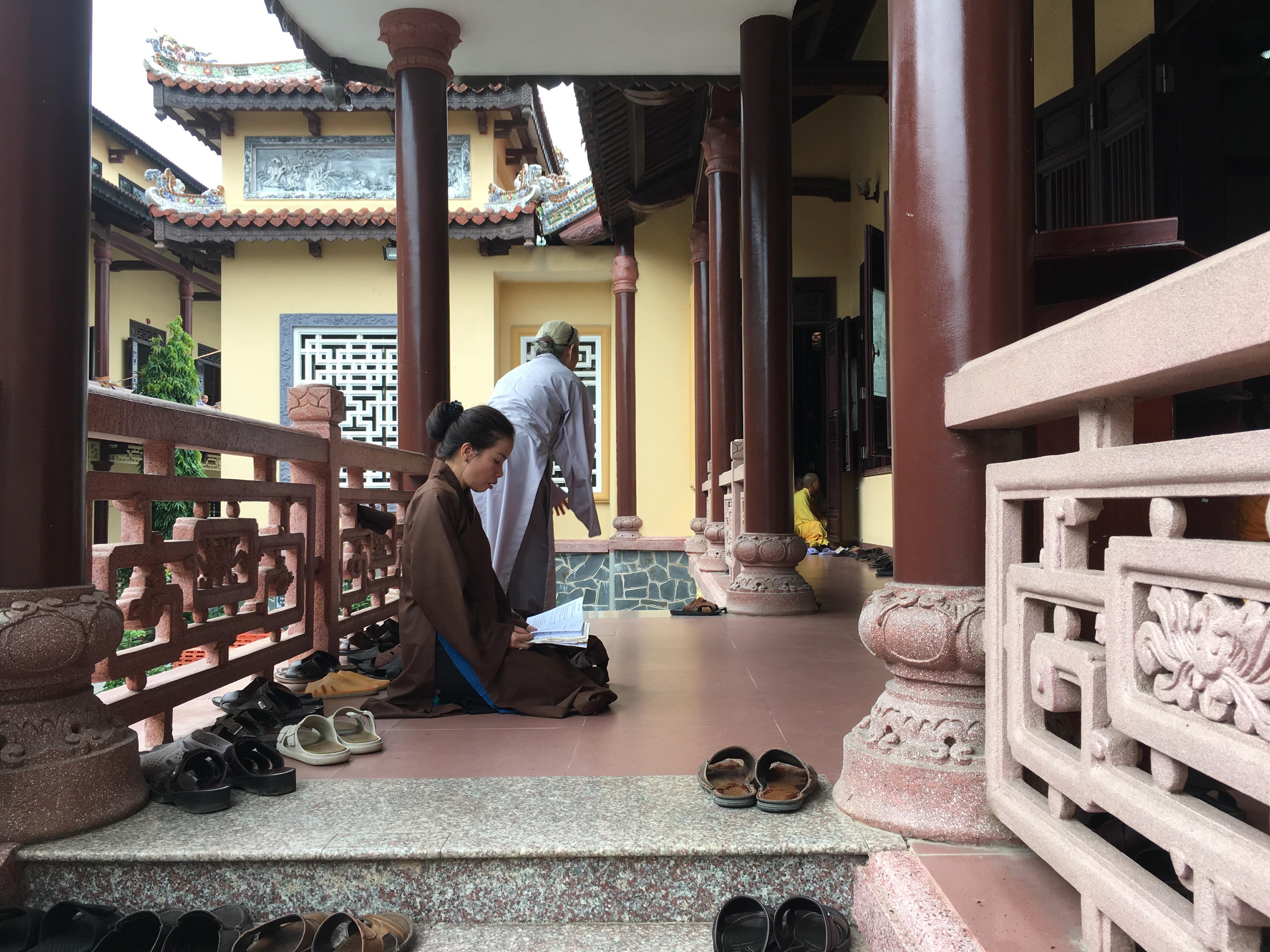 nhung hinh anh dep trong ngay le vu lan tai co do hue