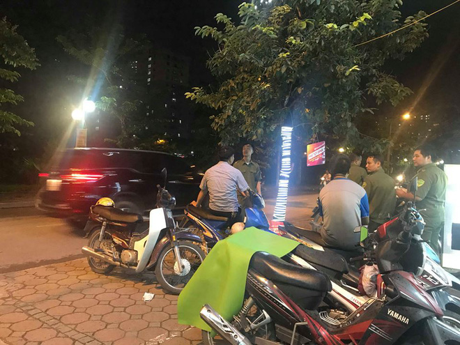 ha noi phat hien thi the nam thanh nien chet ben bo song tay cam bom kim tiem