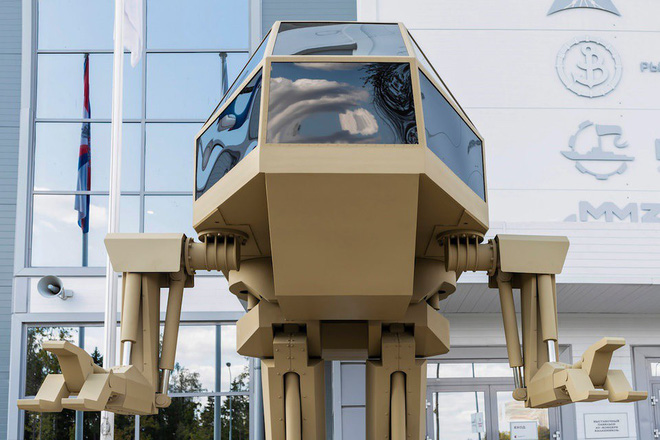 robot sat thu nga giong nhu thoat ra tu mot bo phim khoa hoc gia tuong
